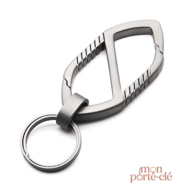 Porte-clé en titane design homme