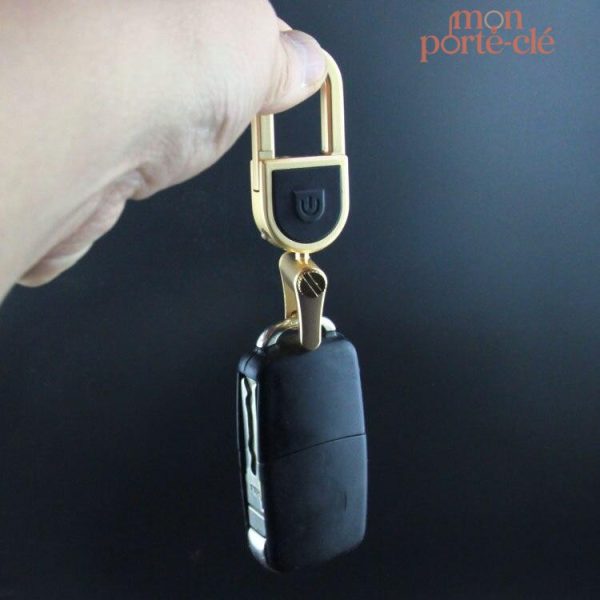 Porte-clé design en acier, accessoire tendance masculin