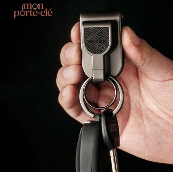 Porte-clé Pro - 105, alliant style et fonctionnalité