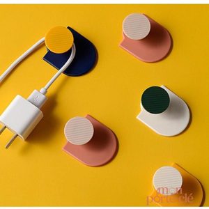 Élément de décoration murale pour clés