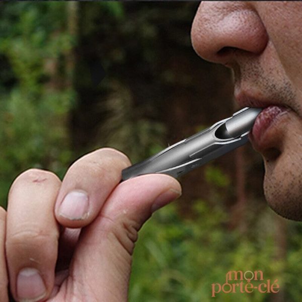 Porte-clé sifflet idéal pour les activités en extérieur