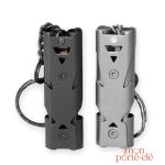 Porte-clé sifflet, accessoire utile pour les aventuriers